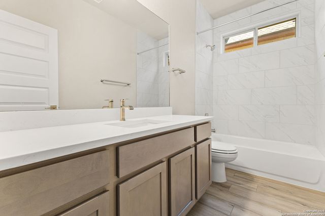 130 Gallant Fox, Castroville, TX 78009