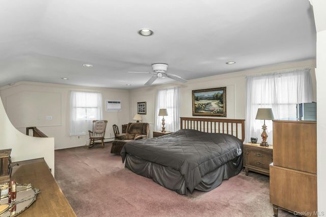 59 Jamaica Avenue, Plainview, NY 11803