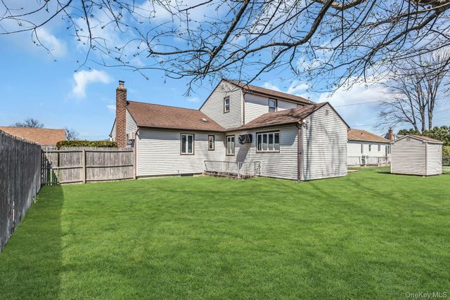 59 Jamaica Avenue, Plainview, NY 11803