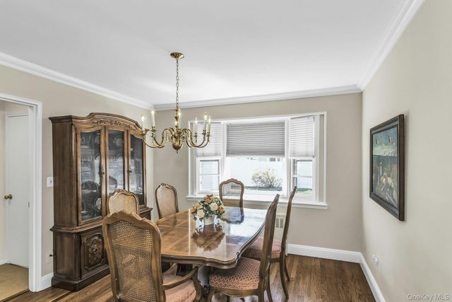59 Jamaica Avenue, Plainview, NY 11803