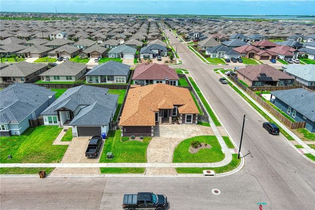 7814 Superman Dr, Corpus Christi, TX 78414