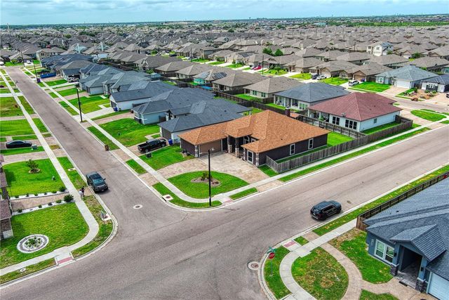 7814 Superman Dr, Corpus Christi, TX 78414