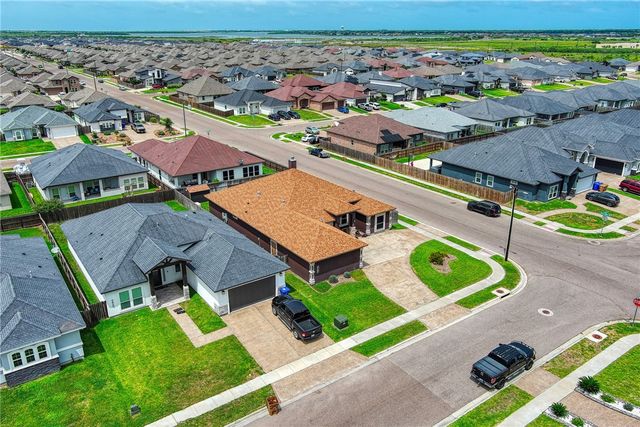 7814 Superman Dr, Corpus Christi, TX 78414
