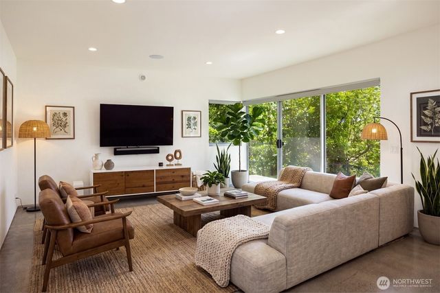 3431 E Superior Street, Seattle, WA 98122