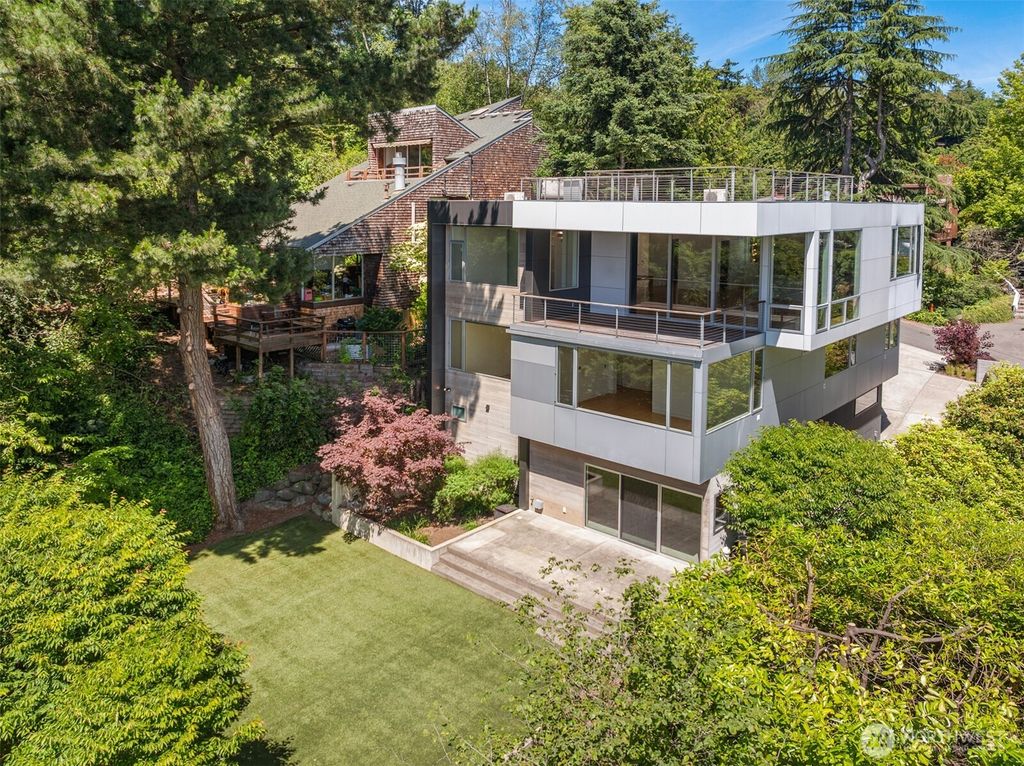 3431 E Superior Street, Seattle, WA 98122