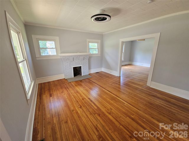 1704 16th Street NE, Hickory, NC 28601