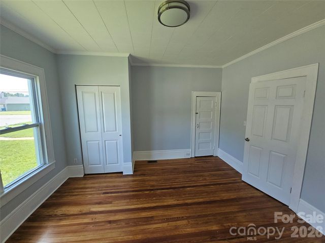 1704 16th Street NE, Hickory, NC 28601