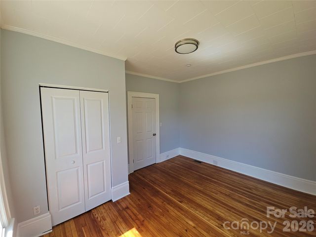 1704 16th Street NE, Hickory, NC 28601