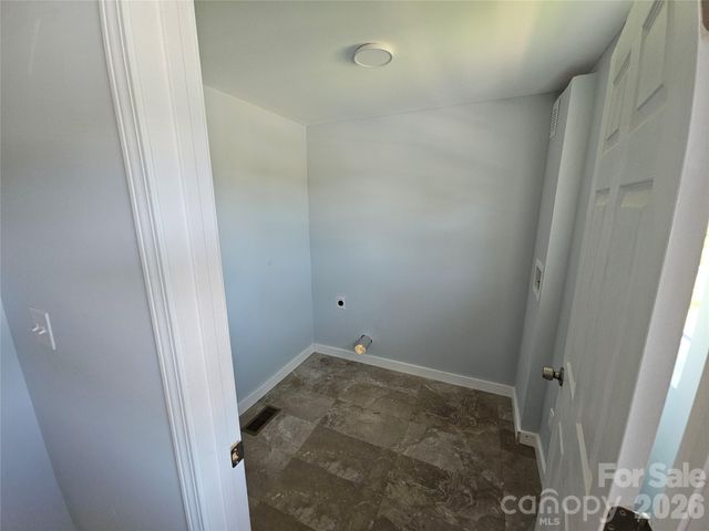 1704 16th Street NE, Hickory, NC 28601