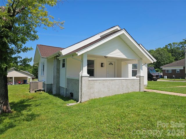 1704 16th Street NE, Hickory, NC 28601