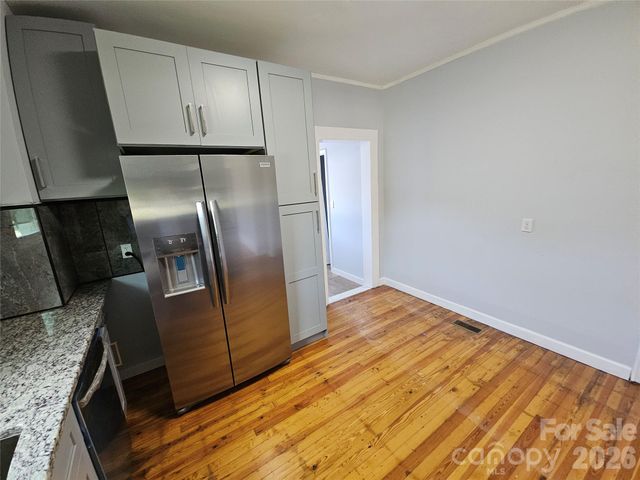 1704 16th Street NE, Hickory, NC 28601