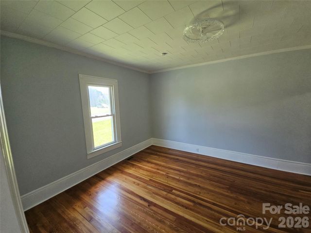 1704 16th Street NE, Hickory, NC 28601