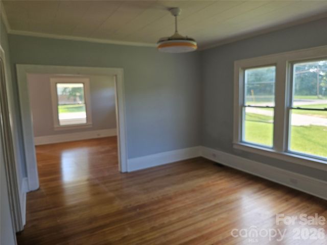 1704 16th Street NE, Hickory, NC 28601