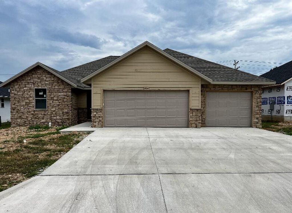 934 S Pindall Lane, Nixa, MO 65714