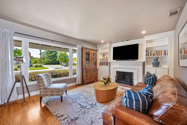 4601 Staggs Way, Sacramento, CA 95822