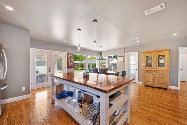 4601 Staggs Way, Sacramento, CA 95822