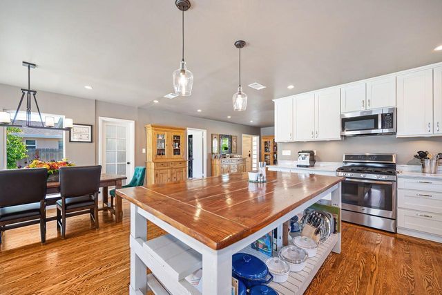 4601 Staggs Way, Sacramento, CA 95822