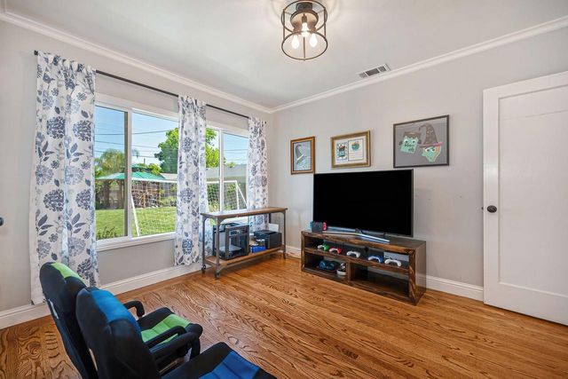 4601 Staggs Way, Sacramento, CA 95822