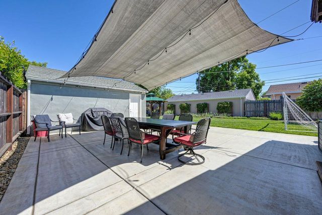 4601 Staggs Way, Sacramento, CA 95822