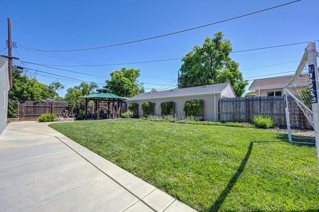 4601 Staggs Way, Sacramento, CA 95822