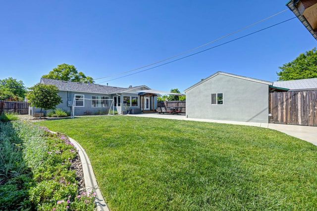 4601 Staggs Way, Sacramento, CA 95822