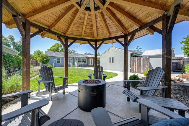 4601 Staggs Way, Sacramento, CA 95822
