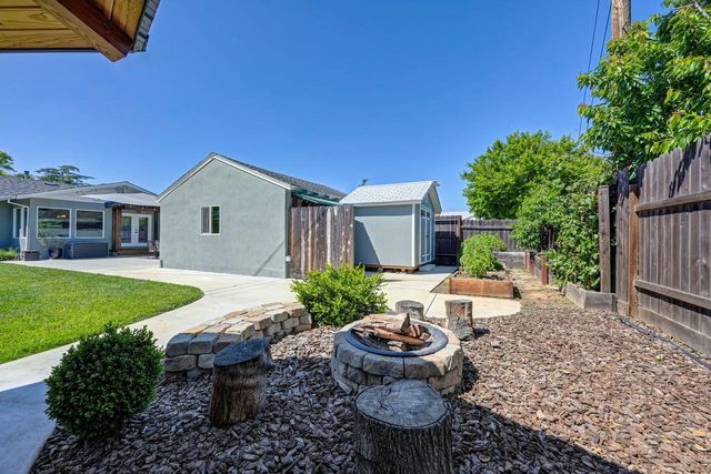 4601 Staggs Way, Sacramento, CA 95822