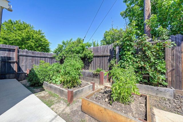 4601 Staggs Way, Sacramento, CA 95822
