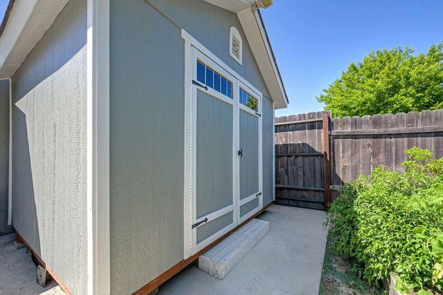 4601 Staggs Way, Sacramento, CA 95822