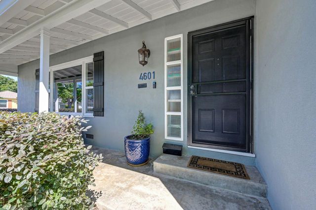 4601 Staggs Way, Sacramento, CA 95822