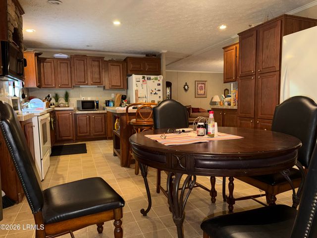 185 Stanley Road, Beaufort, SC 29906