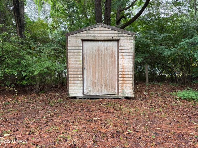 185 Stanley Road, Beaufort, SC 29906