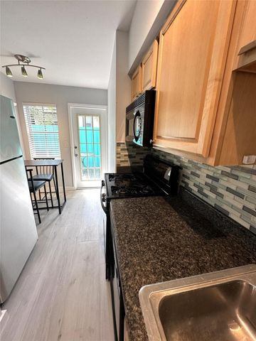 805 NE 17th Avenue 3, Fort Lauderdale, FL 33304