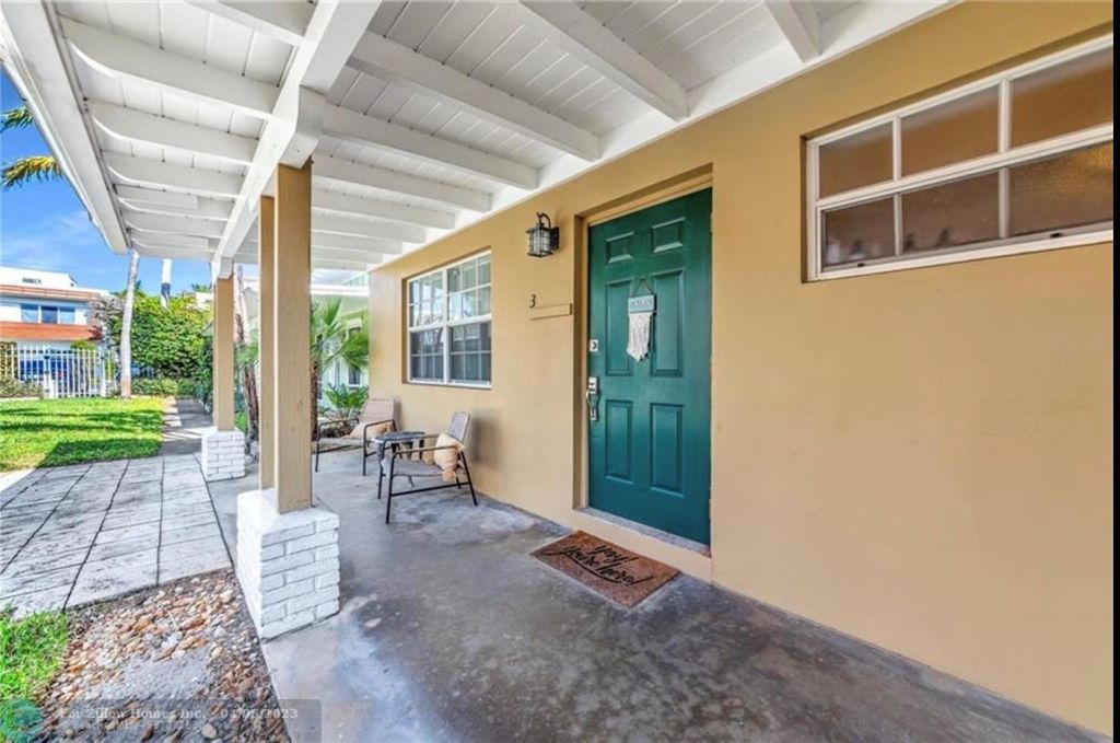 805 NE 17th Avenue 3, Fort Lauderdale, FL 33304