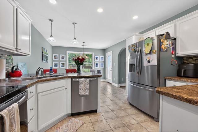 4625 Windstar Way, Lexington, KY 40515