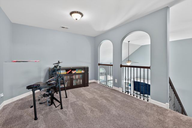 4625 Windstar Way, Lexington, KY 40515