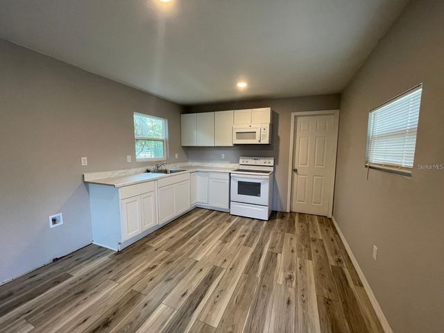 2540 BROADWAY STREET, Lakeland, FL 33801
