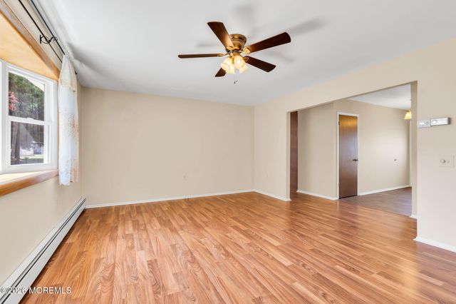 15 Chateux Lane, Toms River, NJ 08755