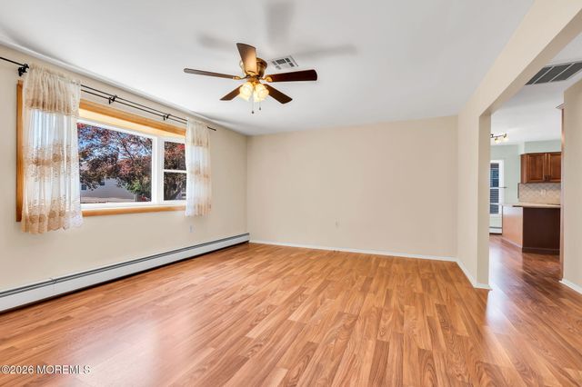 15 Chateux Lane, Toms River, NJ 08755