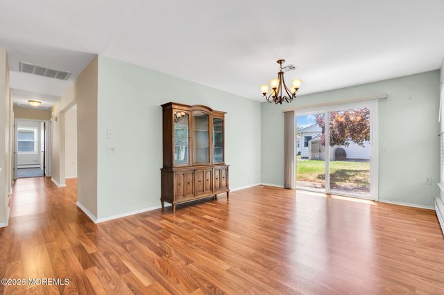 15 Chateux Lane, Toms River, NJ 08755