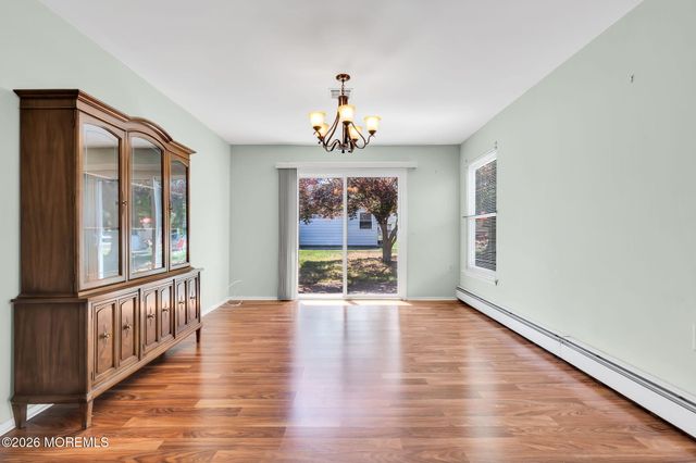 15 Chateux Lane, Toms River, NJ 08755