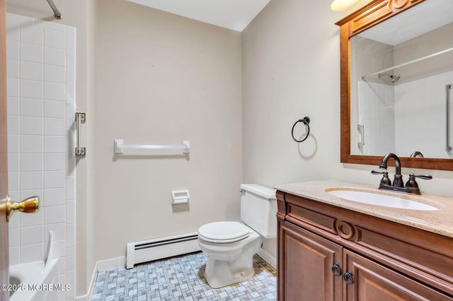 15 Chateux Lane, Toms River, NJ 08755
