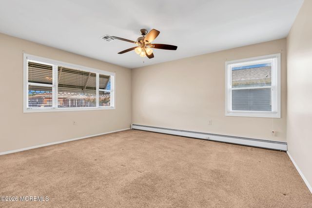 15 Chateux Lane, Toms River, NJ 08755
