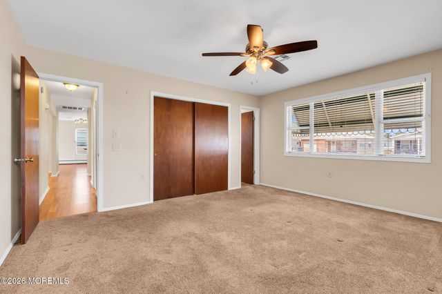 15 Chateux Lane, Toms River, NJ 08755