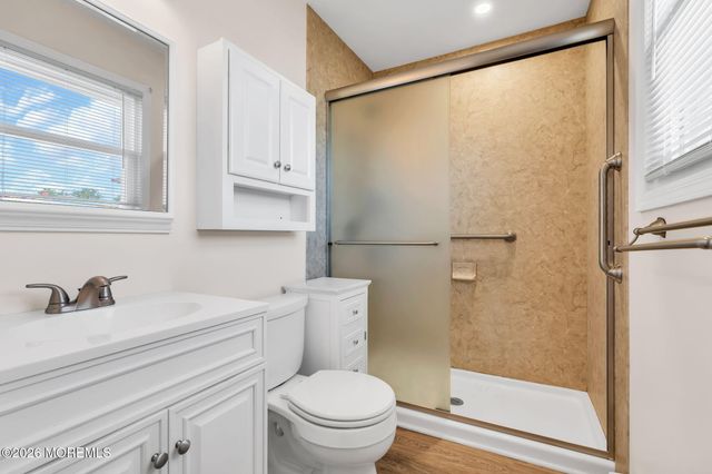 15 Chateux Lane, Toms River, NJ 08755