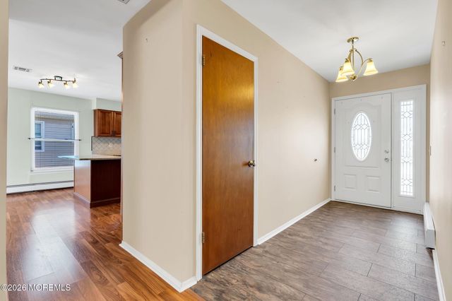 15 Chateux Lane, Toms River, NJ 08755