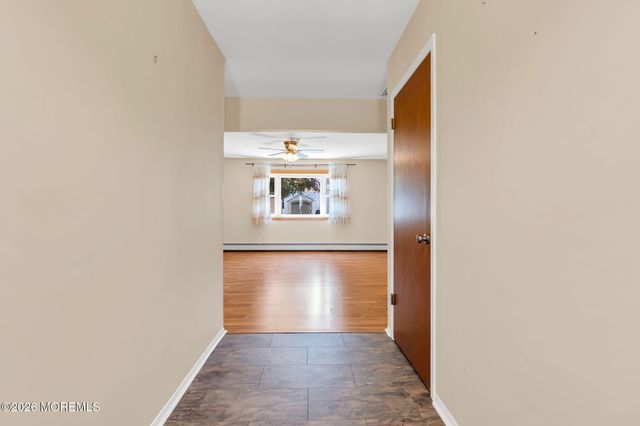 15 Chateux Lane, Toms River, NJ 08755