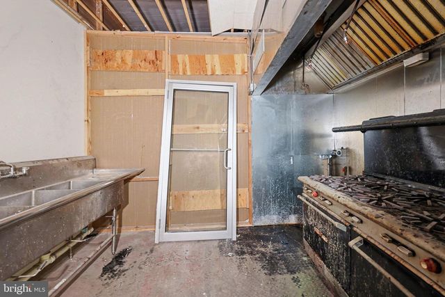 1724 MARKET ST, Harrisburg, PA 17103