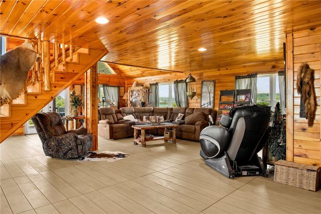 5164 Lincoln Hwy, Quemahoning Twp, PA 15563