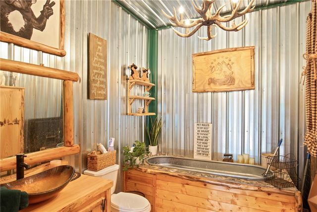 5164 Lincoln Hwy, Quemahoning Twp, PA 15563